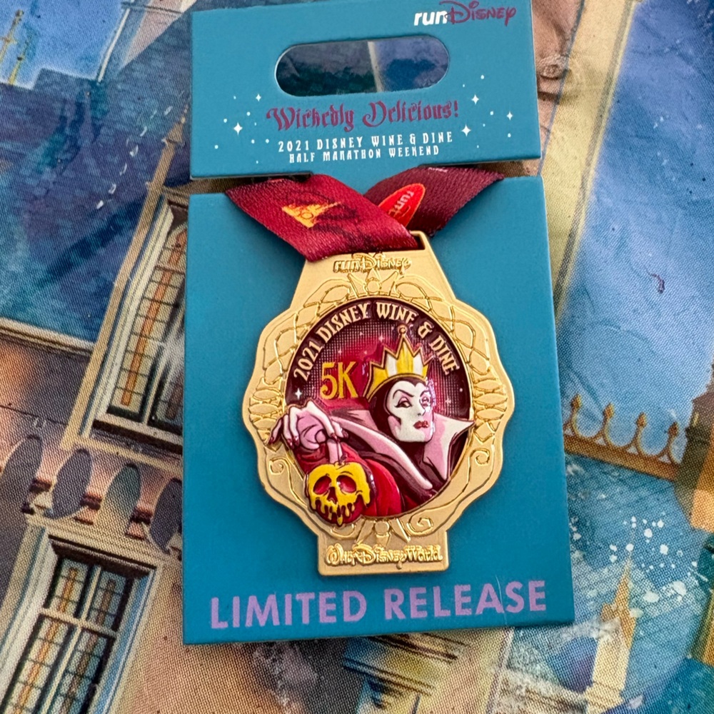 runDisney Wine and Dine 5k pin